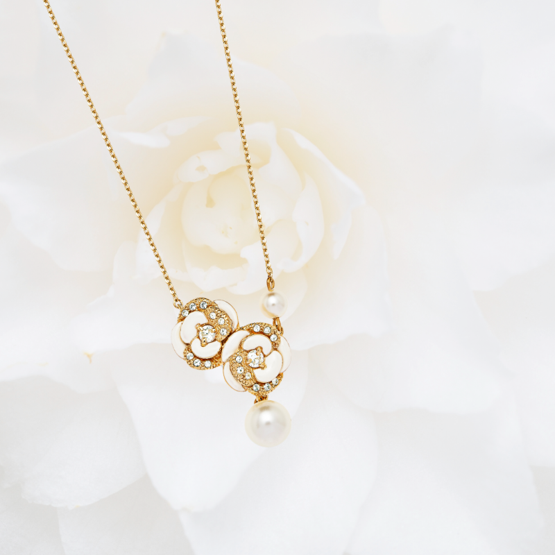 Grossé Necklace - Blanc Camelia - Gold Coloured - Pearls - Cream - Crystals - Gold Plated - 40+5 cm
