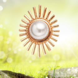 Grossé Earring - Future Floral - Gold Coloured - Pearl - White - Gold Plated - 25x20 mm