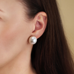 Traveller Clip-on Earrings - Pearls - 16 mm - White - Platinum Plated - Silver Coloured - Halve Pearls - 700216