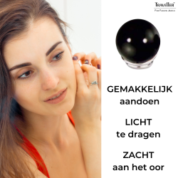 Zwarte parel clip oorbellen van Traveller, zilverkleurig