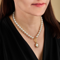 Traveller Pearl Necklace with Pendant - Pearls - 10 mm - White - Crystal - Oval - 45 cm - 22ct Gold Plated - 114320