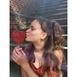 Traveller Clip Oorbellen - Goudkleurig - Zirkonia - Rood - Verguld - Hart - 13x12 mm