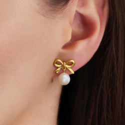 Traveller Earrings - 22ct Gold Plated - Pearl - Ø 8mm - White - Bow - 17x14 mm - 114339