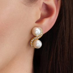 Traveller Clip-on Earrings - 22ct Gold Plated - Pearls - Ø 10mm - White - Crystals - 17x13 mm - 114350