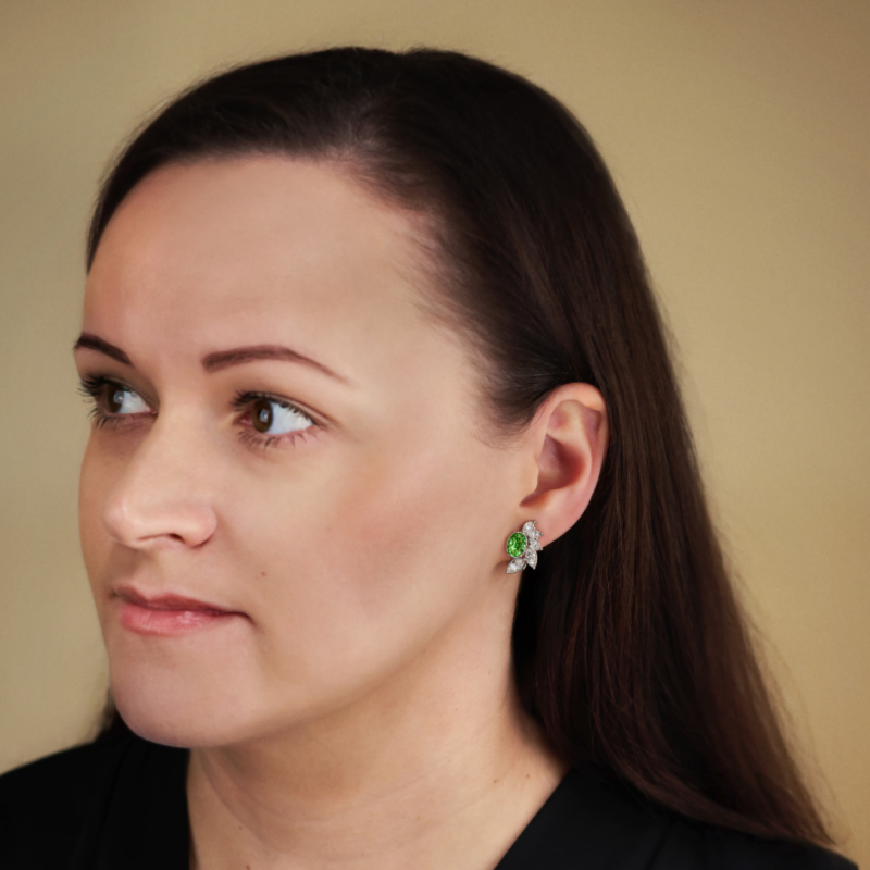 Traveller Clip-on Earrings - Silver Coloured - Crystals - Green / Peridot - Platinum Plated - Flower - 20x12 mm - 157779