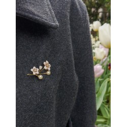 Grossé Brooch - Sakura - Gold Coloured - Cherry Blossom - White Pearl - Zirconia - Gold Plated - Enamel Leaves - GJ30441