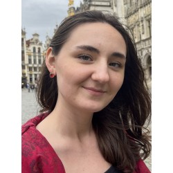 Grossé Ohrstecker - Dazzle - Vergoldet - Kristall - Scarlet Rot - 14x14mm