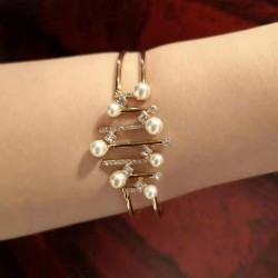 Grossé Bangle - Pearl Light - Gold Plated - Crystals - Pearls - 60x50 mm
