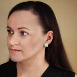 Traveller Clip-on Earrings - Gold Plated - Half Pearls - 16mm - White - 18x18mm - 114354