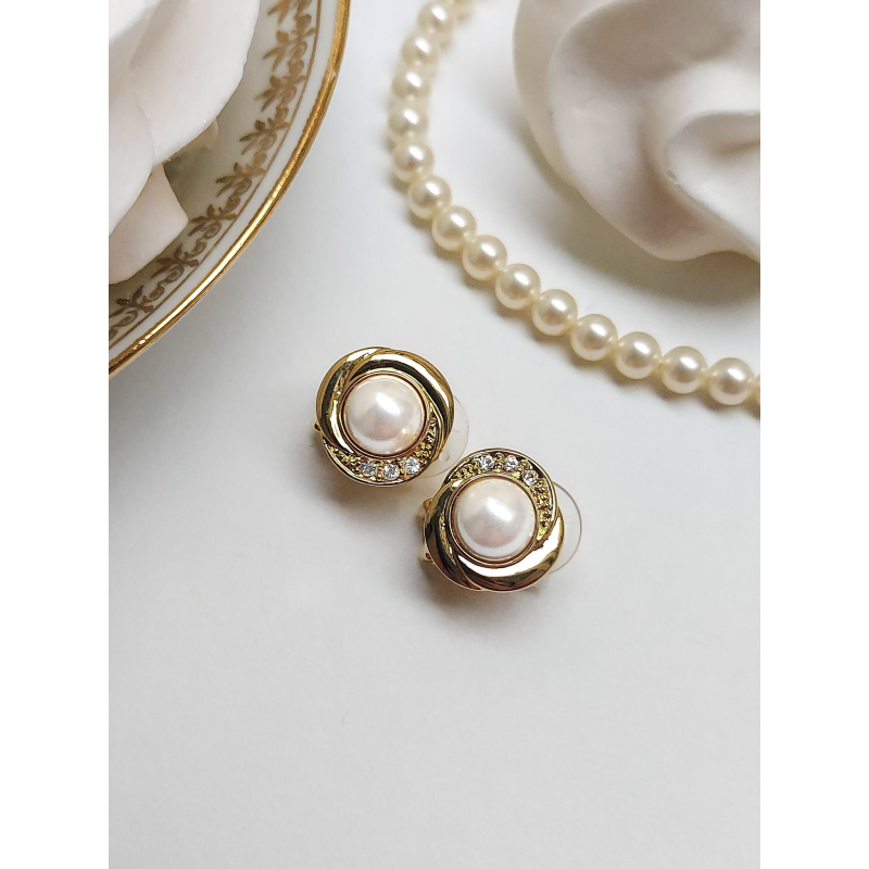 Traveller Clip-on Earrings - Pearls - 8 mm - White - Precisa Crystals - 22ct Gold plated - Gold-coloured - 13mm - 114235