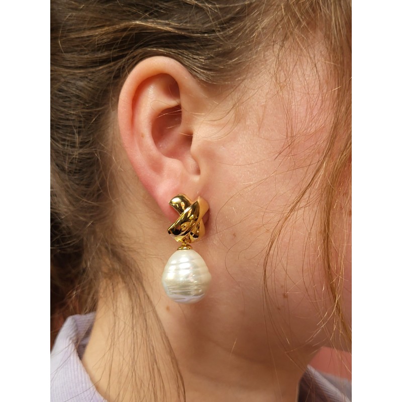 Traveller Drop Clip Earrings - Gold Plated - Baroque Pearl - 17x20mm - White - 40x15mm - 110648

