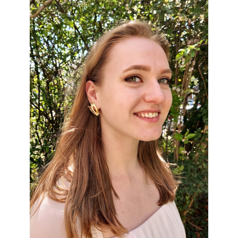 Grossé Clip-on Earrings - Victory - Gold Coloured - Gold Plated - 31x19 mm