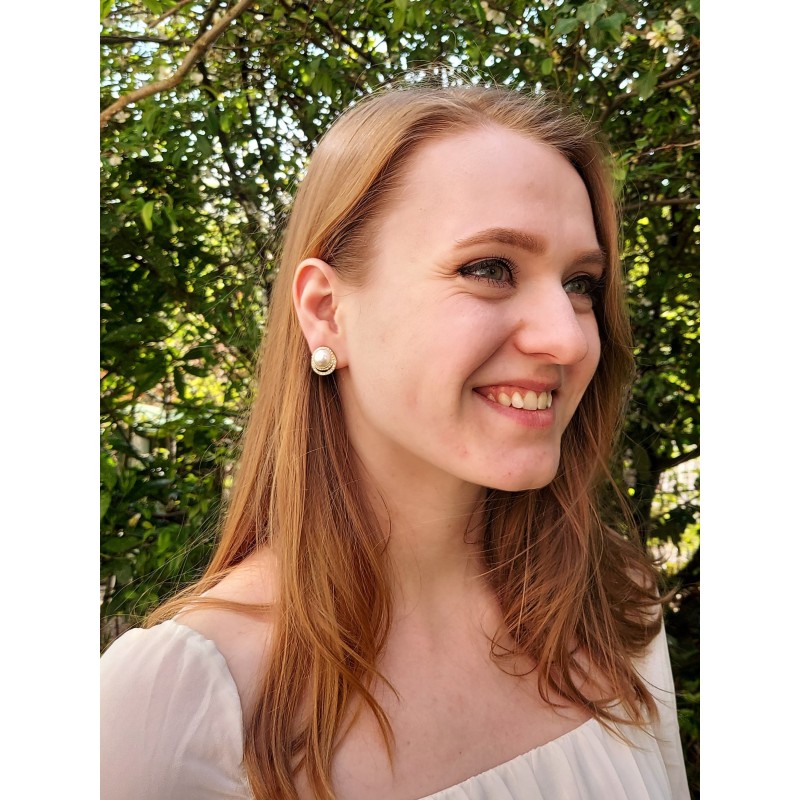 Traveller Clip earrings - Parel - White - Cyrstals - 22ct gold plated - 114239