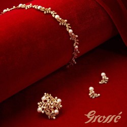 Grossé Clip-on Earrings - Statement Pearl - Gold Plated - Pearls - Crystals - 20x14 mm