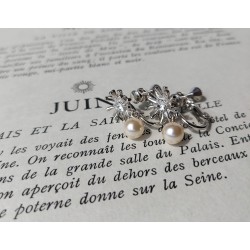 Grossé Clip-on Earrings - Pendants - Silver Coloured - Pearl - White - Crystals - 20x10 mm - Platinum Plated