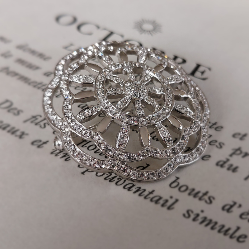 Traveller Broche Dames - Zilverkleurig - Bloem - Preciosa kristallen - 157481