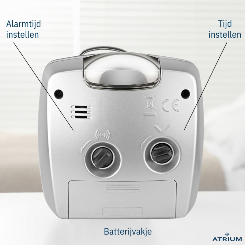 ATRIUM Wekker - Analoog - Zilver - Zonder Tikgeluid - Opbouwende Pieptoon - Alarm - Snooze