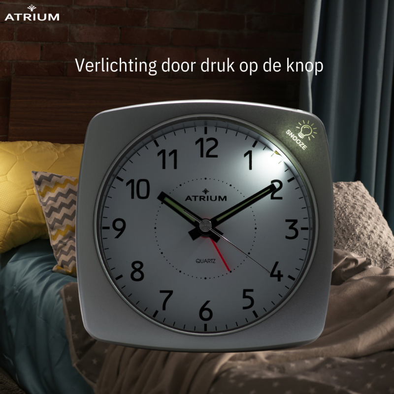 ATRIUM Wekker - Analoog - Zilver - Zonder Tikgeluid - Opbouwende Pieptoon - Alarm - Snooze