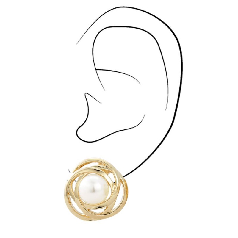 Traveller Clip-on Earrings - Pearls - 10 mm - Cream - Gold coloured - 22ct Gold plated - 21 mm