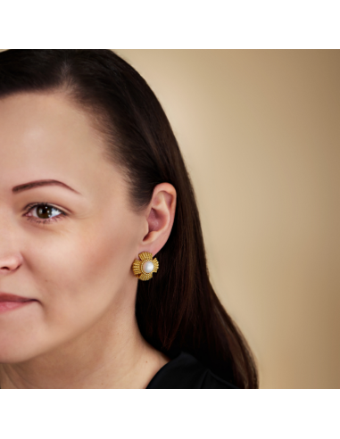 Traveller Clip-on Earrings - Gold Coloured - Pearls - 10 mm - White - Gold Plated - Flower - 23 mm - 114276