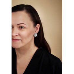 Traveller Clip Oorbellen - Zilverkleurig - Parels - 10 mm - Wit - Geplatineerd - Bloem - 23 mm