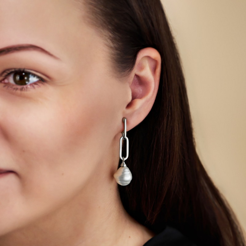 Traveller Clip-on Earrings - Drop Earring - Baroque Pearls - 14x12mm - White - Platinum Plated - Link - 50x12mm - 114279