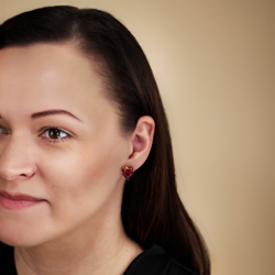 Traveller Ohrclips - Goldfarbe - Zirkonia - Rot - Vergoldet - Herz - 13x12 mm - 157685