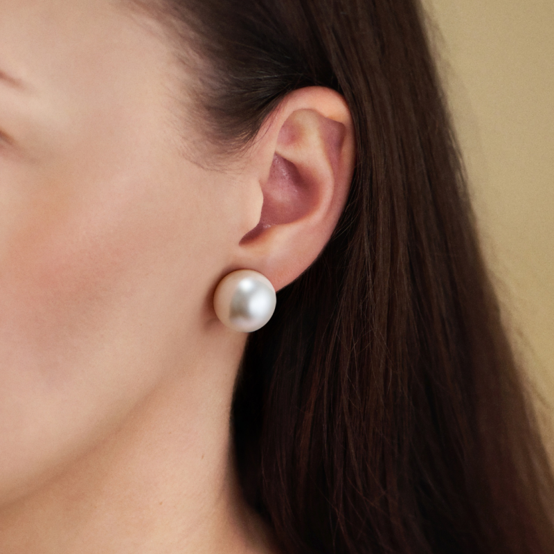 Traveller Clip-on Earrings - Gold Coloured - Pearls - 16 mm - White - Gold Plated