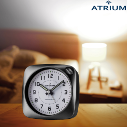 ATRIUM Wekker - Radiogestuurd - Analoog - Geen tikgeluid - Afgerond vierkant model - Duidelijk - Zwart - A610-7