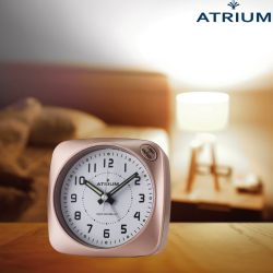 ATRIUM Wekker - Radiogestuurd - Analoog - Geen tikgeluid - Afgerond vierkant model - Duidelijk - Rose Metallic - A61017