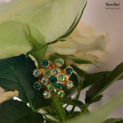 Traveller Clip-on Earrings - Gold Plated - Crystals - Green - 17 mm