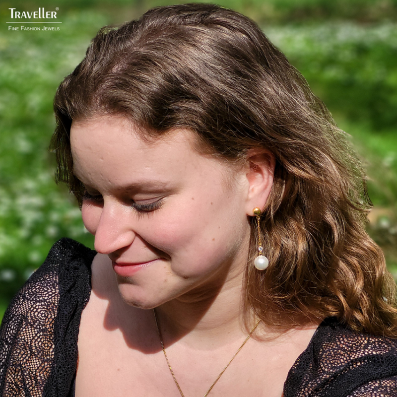 Traveller Clip Oorbellen - Hangers - Goudkleurig - Parels - 12 mm - Wit - Preciosa Kristallen - Verguld - 53x12 mm - 114139